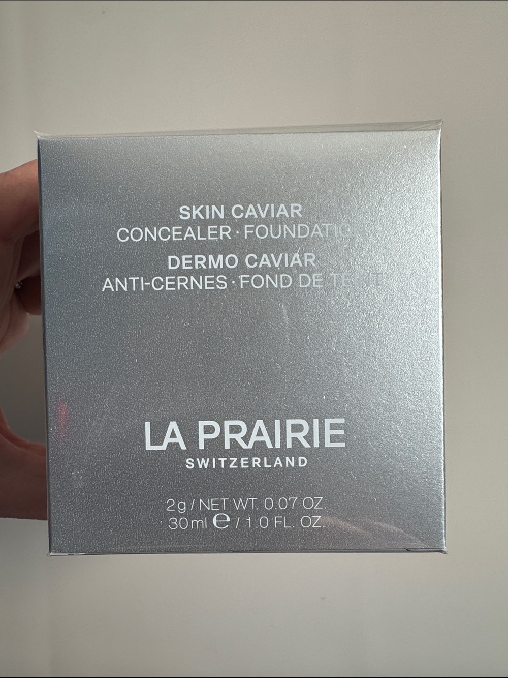 LA PRAIRIE SKIN CAVIAR IN WARM LINEN NW-15 *New in sealed box*